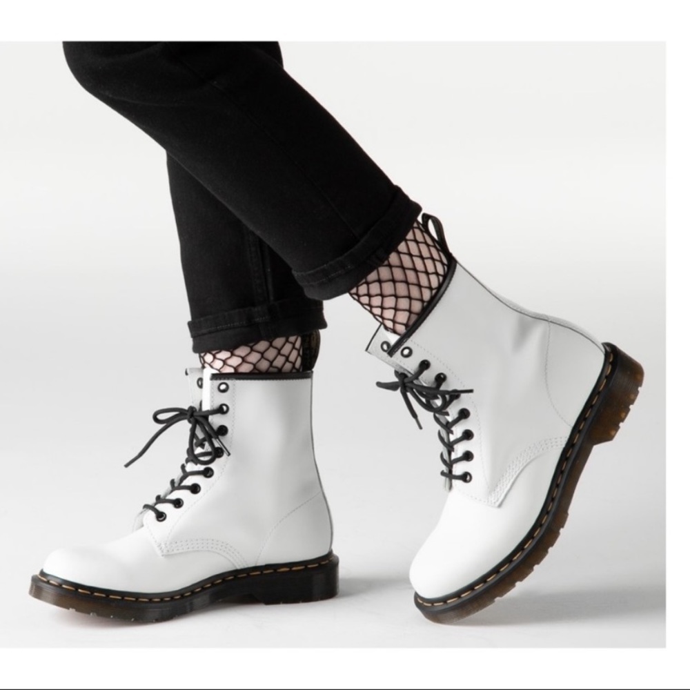 Dr Marten Luana Combat boots in white